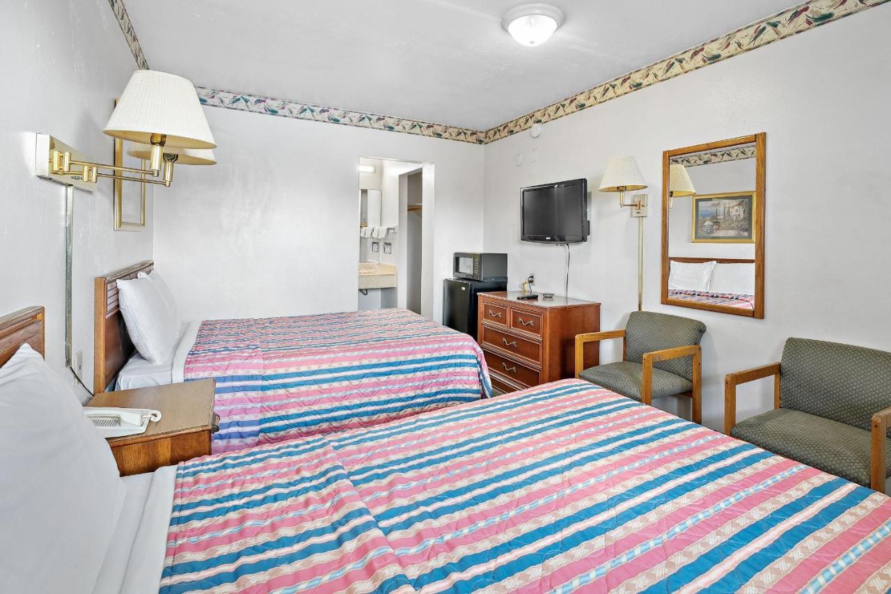 Friendship Inn Hotel Killeen Bagian luar foto